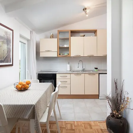 Appartement Countryside Manu Pula