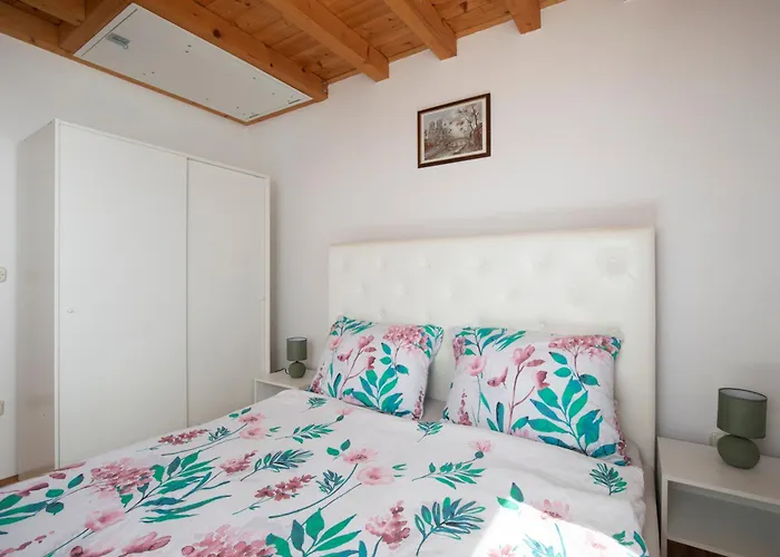 Countryside Manu Πούλα